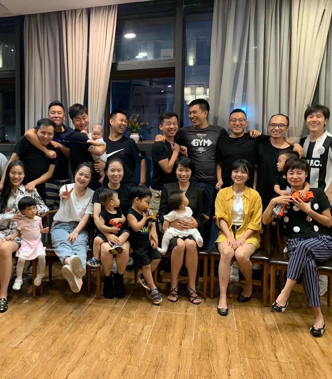 世界杯结束心中热爱不能停止,人们对于足球的热爱世界杯