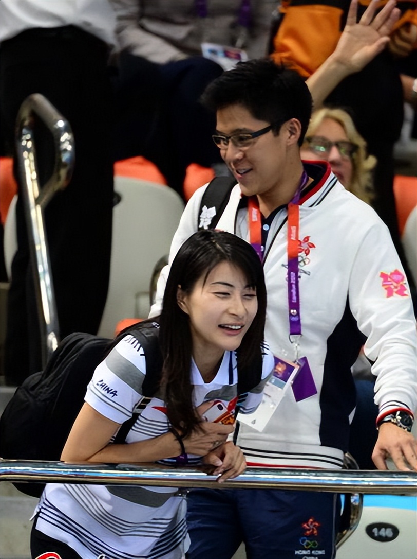 郭晶晶卖货直播,郭晶晶要自己赚钱养家吗