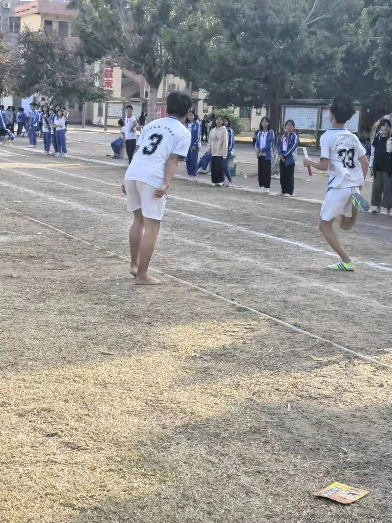 雷州市企水学校田径运动会开幕式,接力赛4x100第三棒校运会