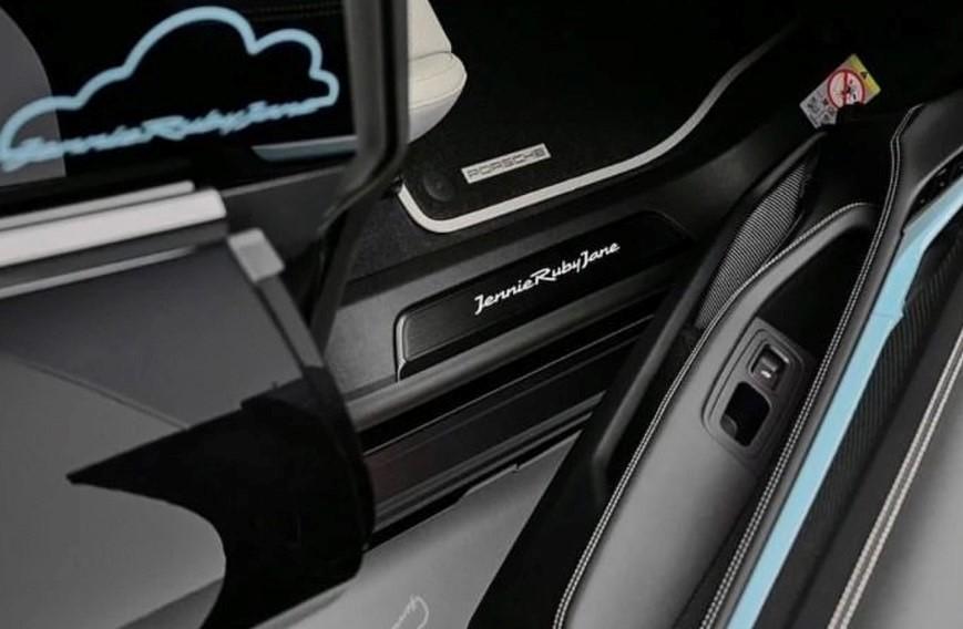 jennie保时捷联名视频,jennie同款保时捷