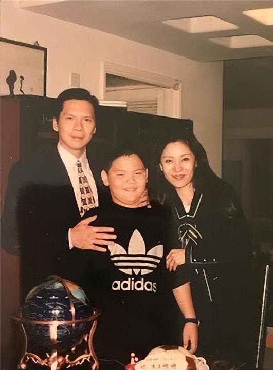 郭碧婷自己选的路跪着也要走完,郭碧婷goyard