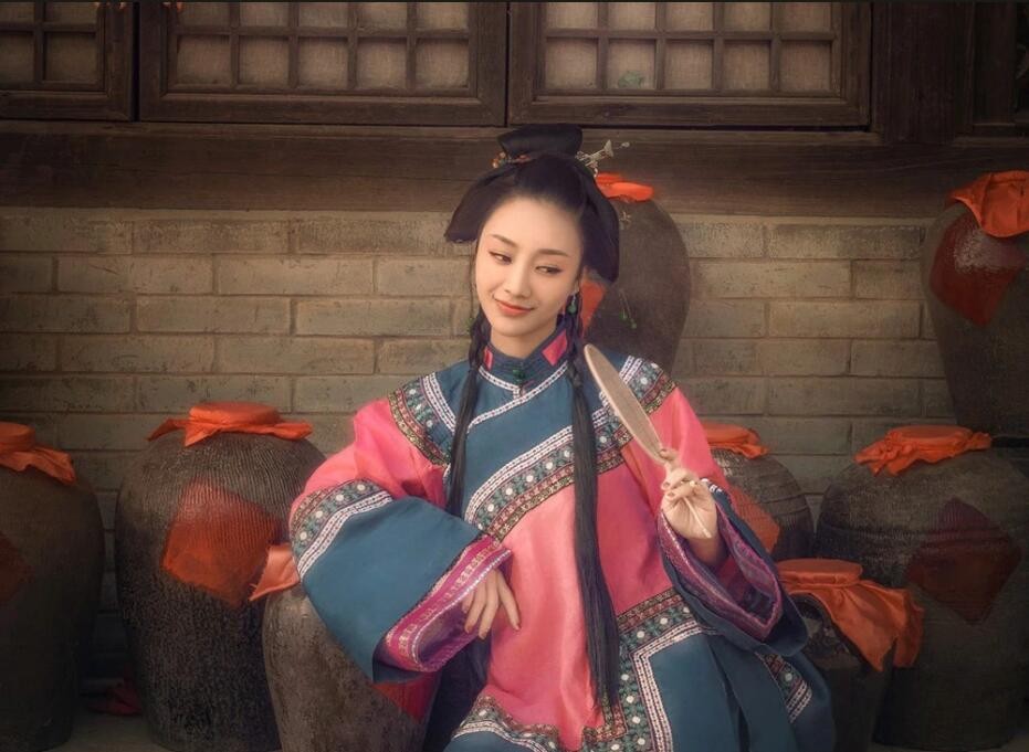 《*瓶金**梅》第24章：潘金莲：西门庆，你不要过来啊！我要叫人了