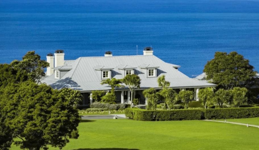 孙红雷夫妇定居澳洲？现身墨尔本闹市无人识，过亿庞大资产曝光