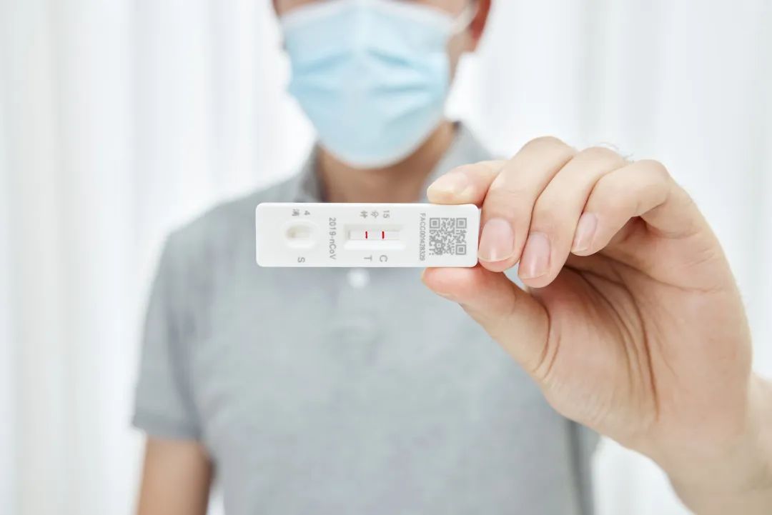 嗓子疼是二阳的前兆吗,二阳的症状有嗓子疼吗