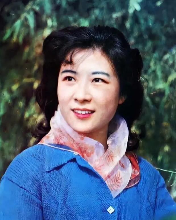 演员王骁与王馥荔,演员王骁是王馥荔的亲生儿子吗