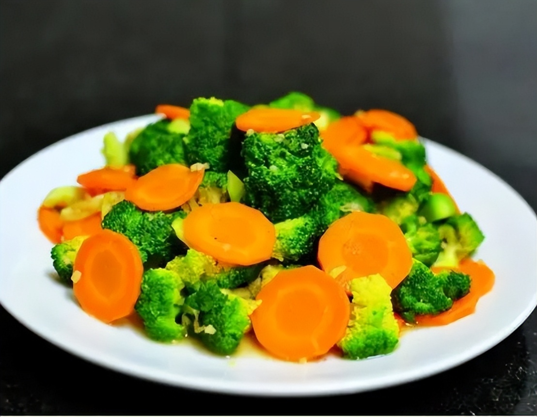 老人眼花的原因及调理方法,中老年眼花怎么治