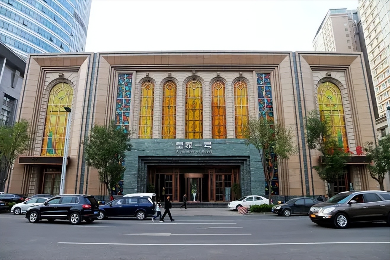 郑州市皇家一号覆灭记,郑州皇家一号事件揭秘