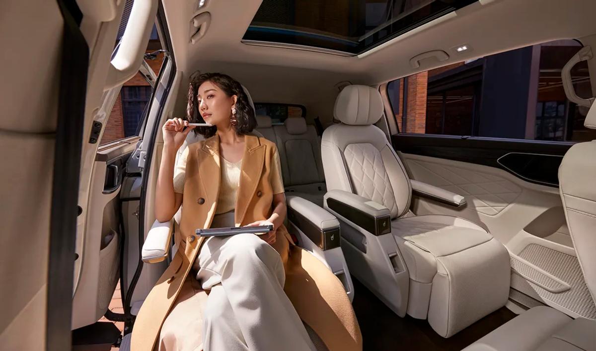 大众mpv威然最低配测评,大众mpv威然2022款和23款什么区别