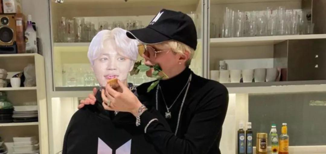 疯狂整容的网红,美国白人网红整成韩国人