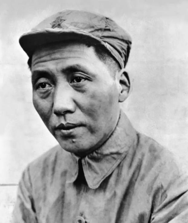 毛主席开会没烟了，看*先念李**抽雪茄，问：这么好的烟，咋不告诉我