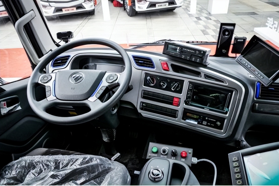 欧曼车配什么车桥,欧曼新车自卸车底盘