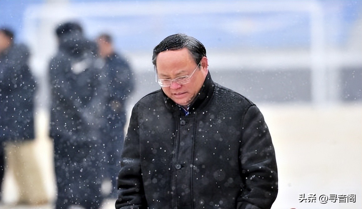 31岁足球运动员中乙,足协将限制30岁以上球员转会