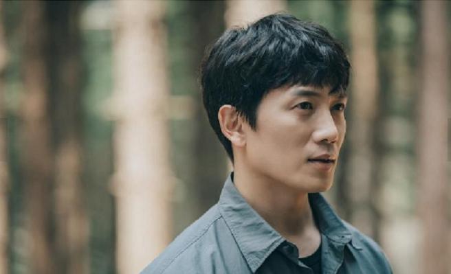 菜菜影视点评：池城分饰双胞胎兄弟再现精湛演技