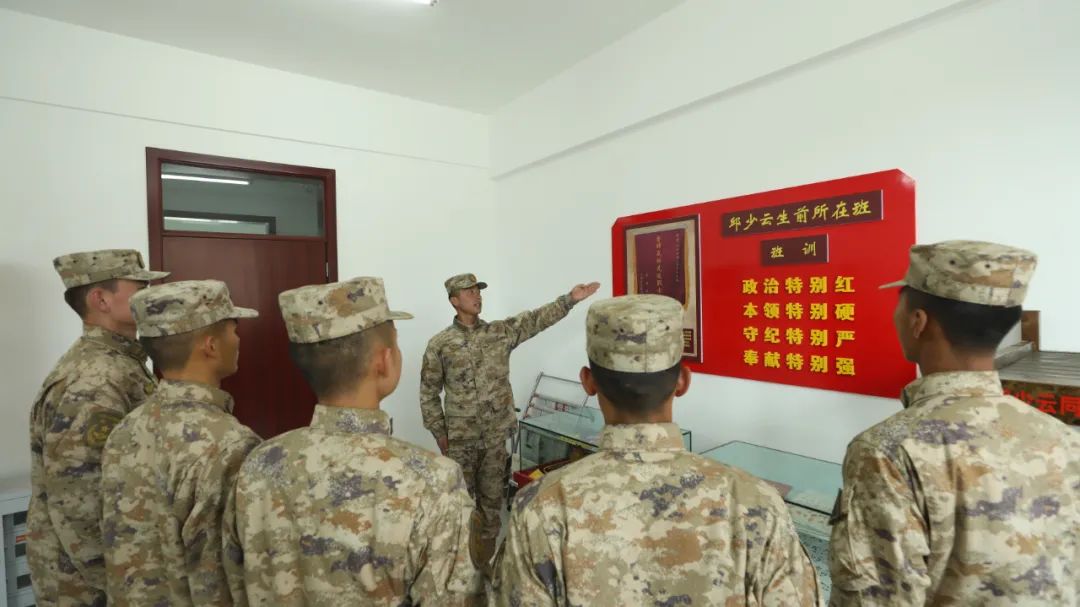 邱少云的一生视频简介,邱少云与战友的约定