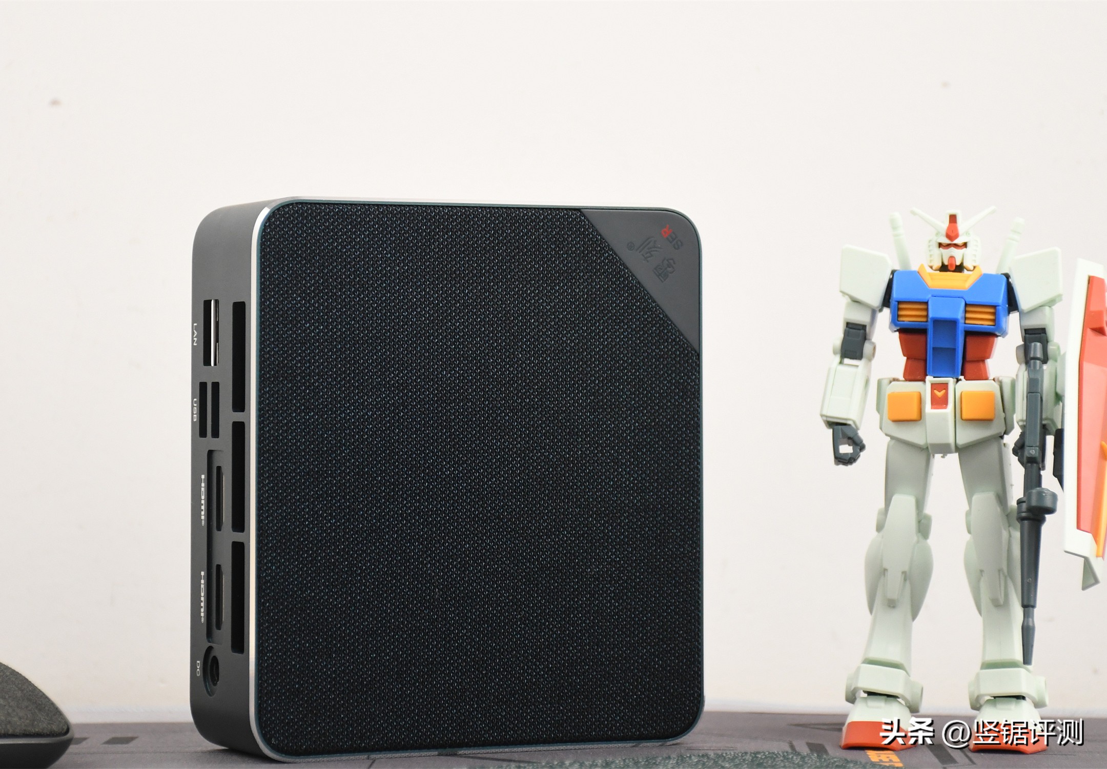 性能强劲，搭载锐龙7735HS的迷你电脑主机：零刻SER6ProVest评测