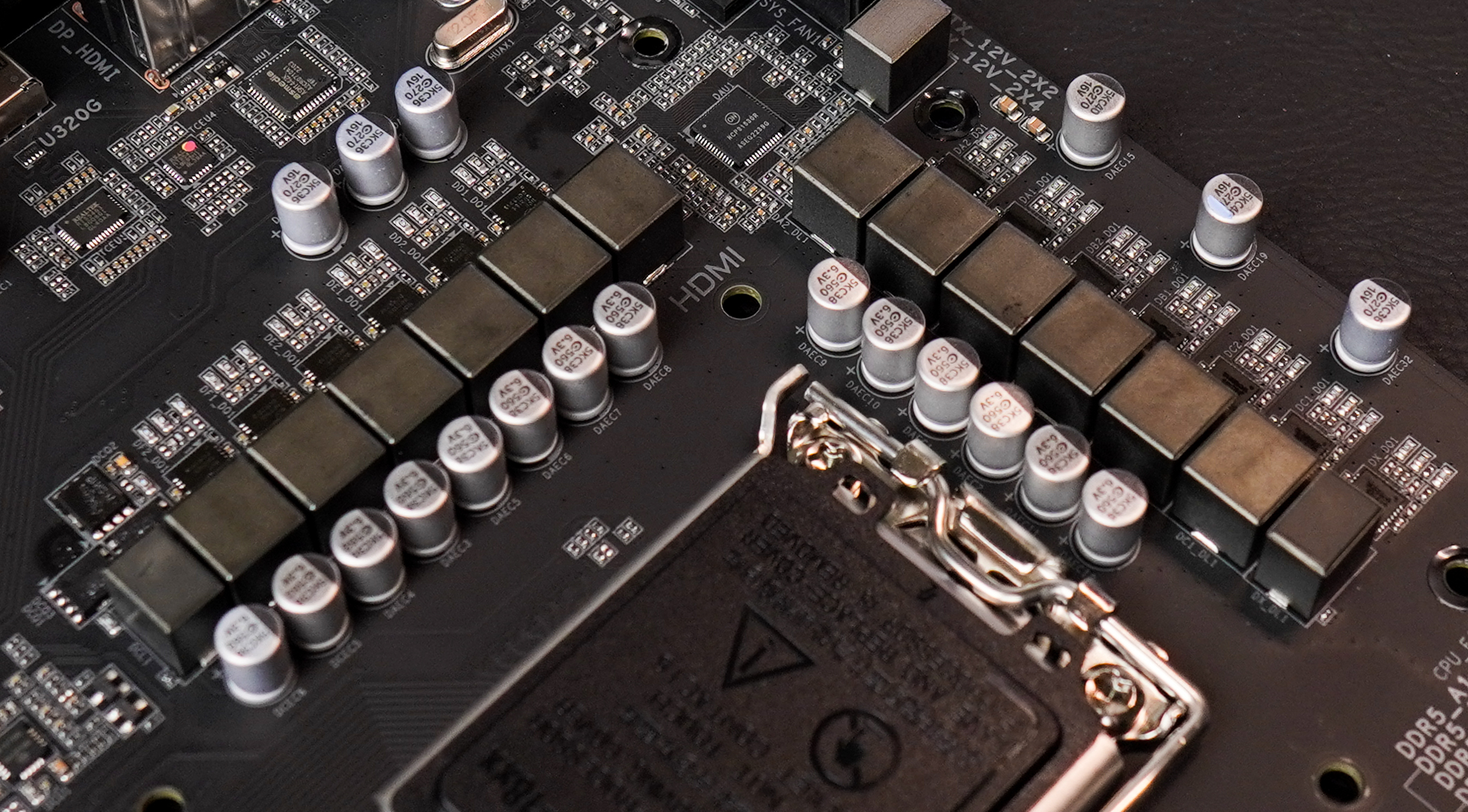 装完两台紧凑型主机，我觉得你也可以尝试一下