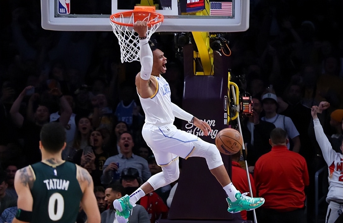 詹姆斯丢绝杀！凯尔特人加时击败湖人，浓眉37+12，塔图姆44分