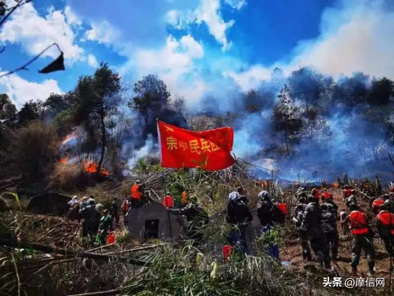迎战川渝山火的消防员,重庆众志成城对抗山火
