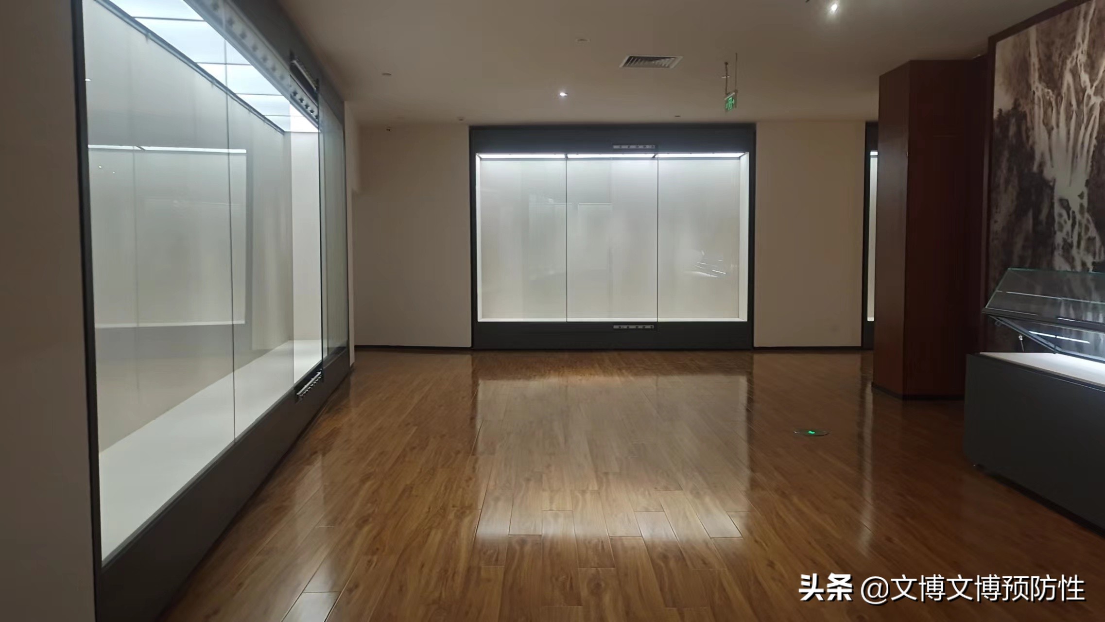 博物馆陈列柜（13144843931微信）博物馆*物文**展柜安全系统