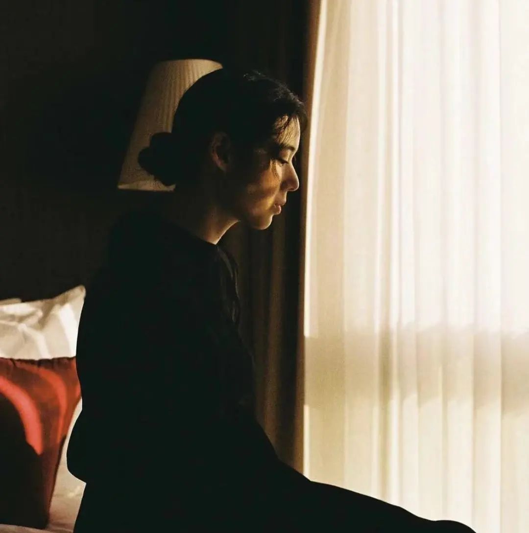 关之琳将拍卖私藏珠宝做慈善,关之琳拍卖51件私人珠宝真假