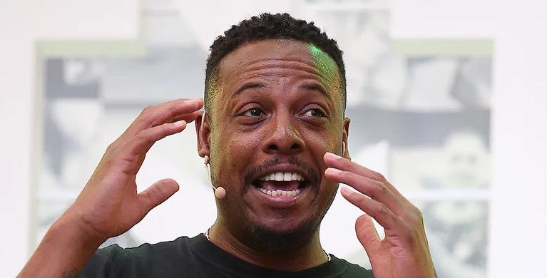 在电视直播上放屁的名人