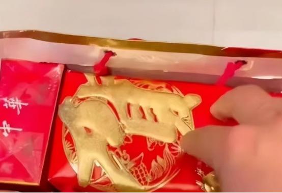 茅台最具“人情世故”的设计,茅台手提袋里的人情世故