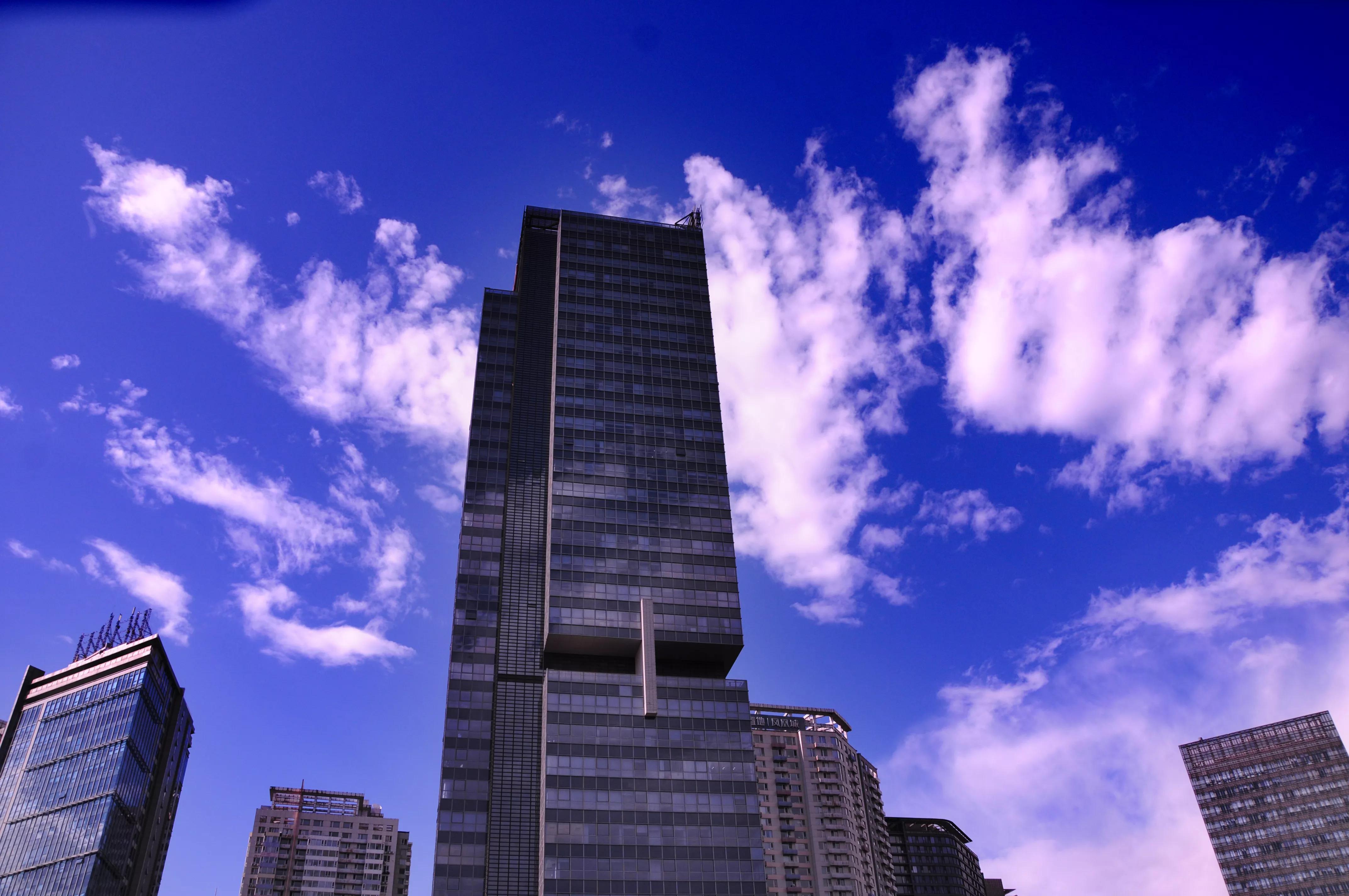 白云下的高楼简笔画,白云下的高山照片