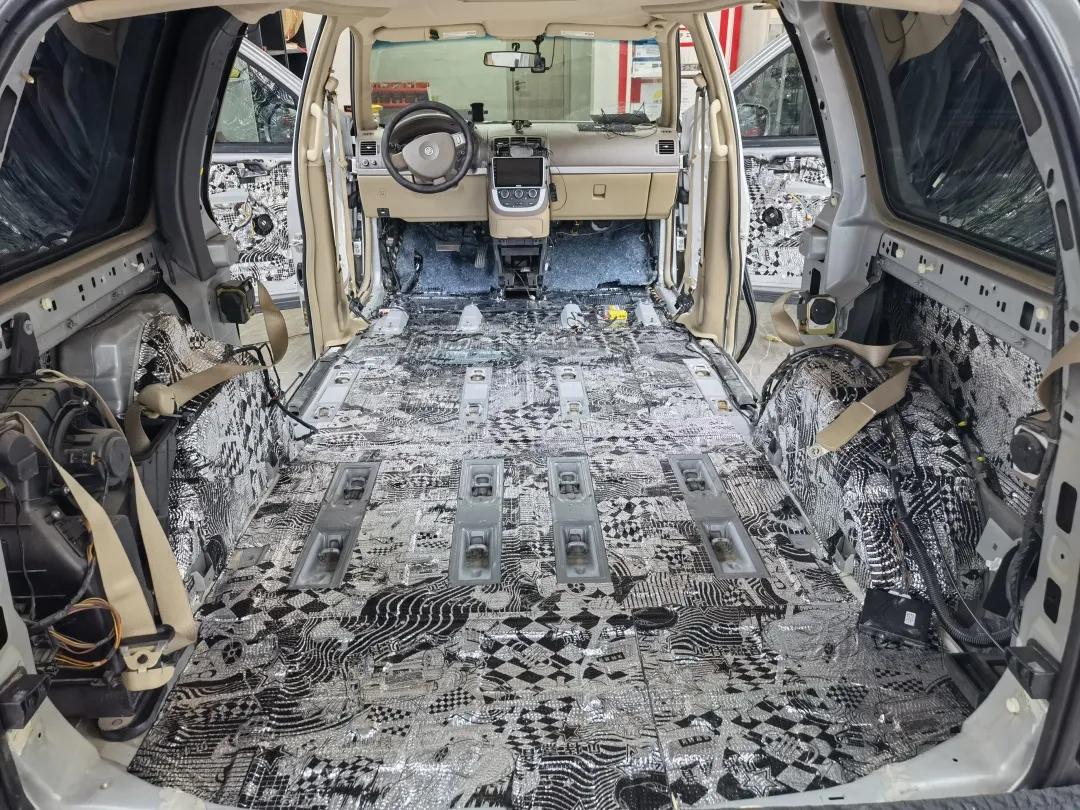 别克gl8舒适型加装解码一体机,别克gl8陆上公务舱音响升级