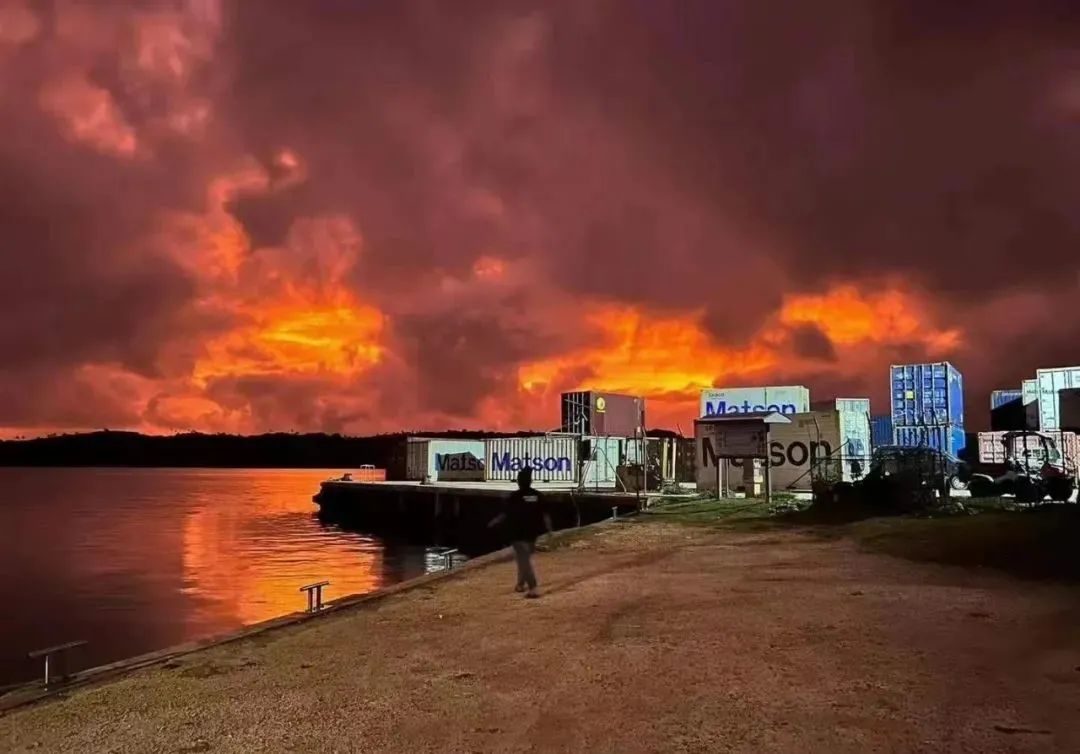 汤加赤膊旗手放弃参赛,汤加再次赤膊参加奥运会