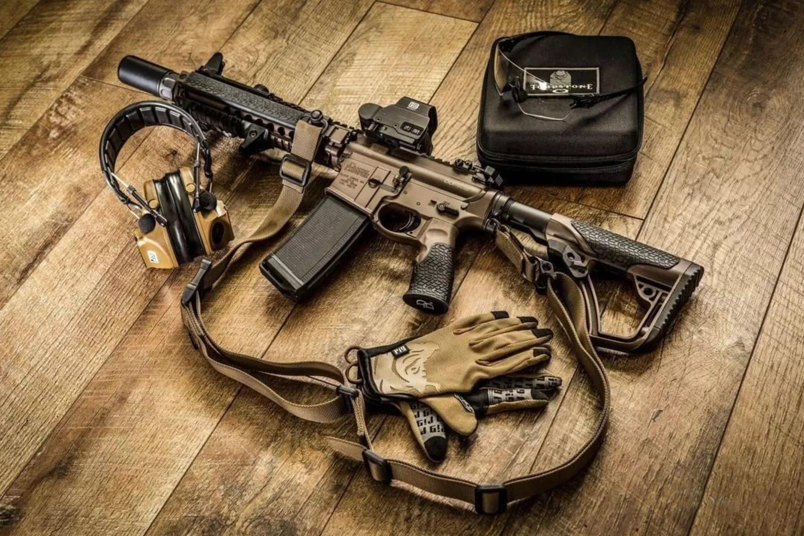 “北极狐”雇佣兵的20种轻*器武**，都是世界最顶尖的枪支