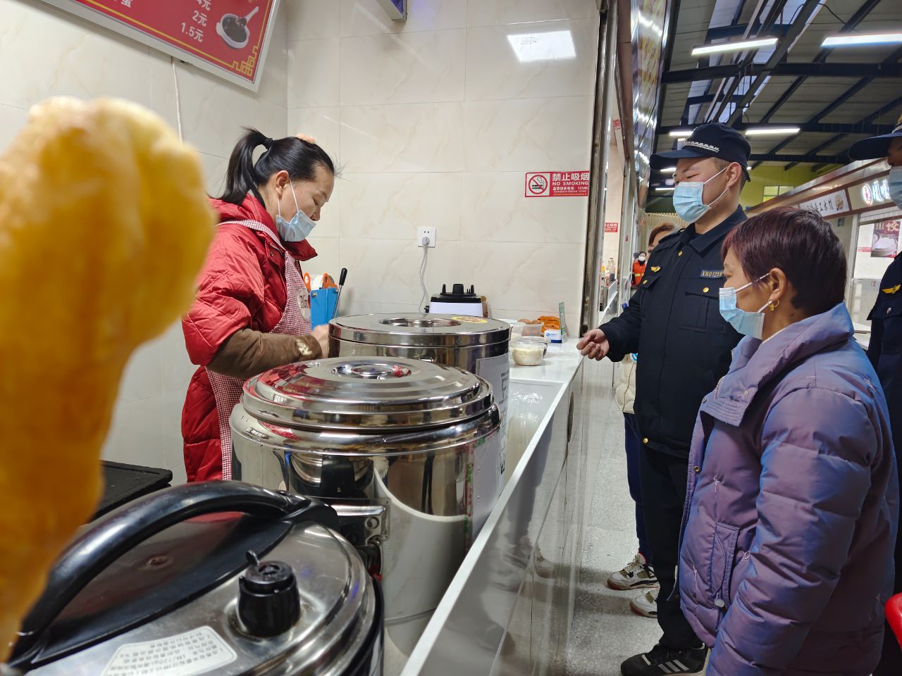 城管摆摊最新政策武汉,武汉城管执法摆摊