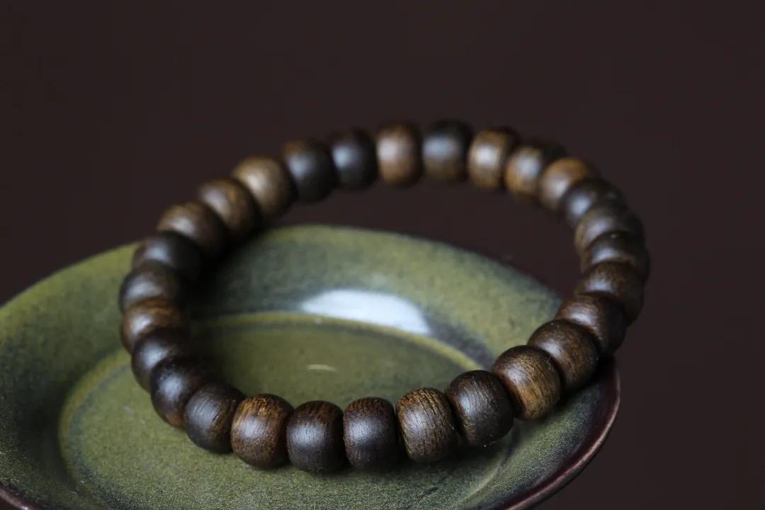 文莱沉香沉水级手串,入门级文莱沉香手串