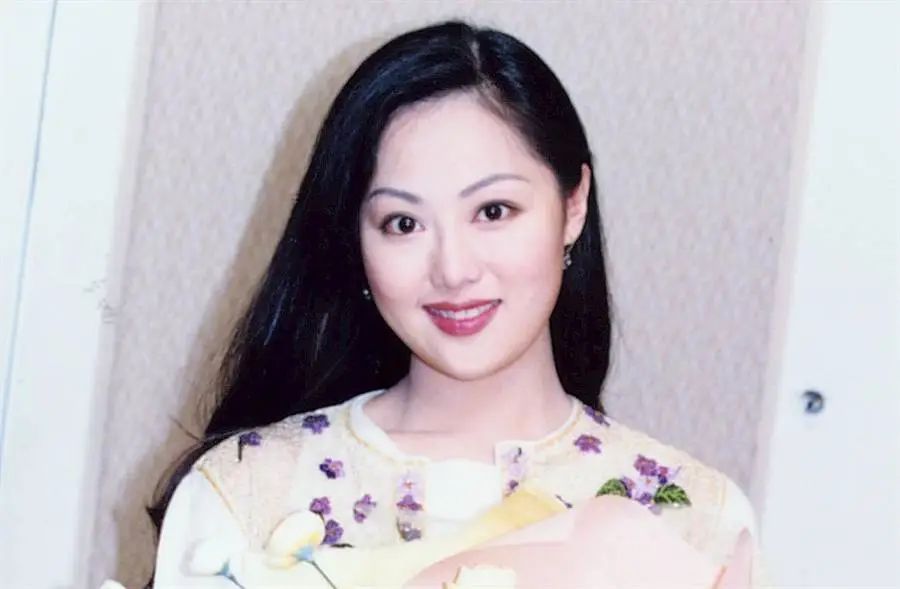 被骂30年，「妖女」一回归就是顶流