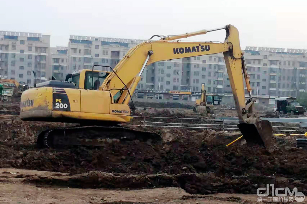 小松挖掘机的性能,小松高端挖掘机