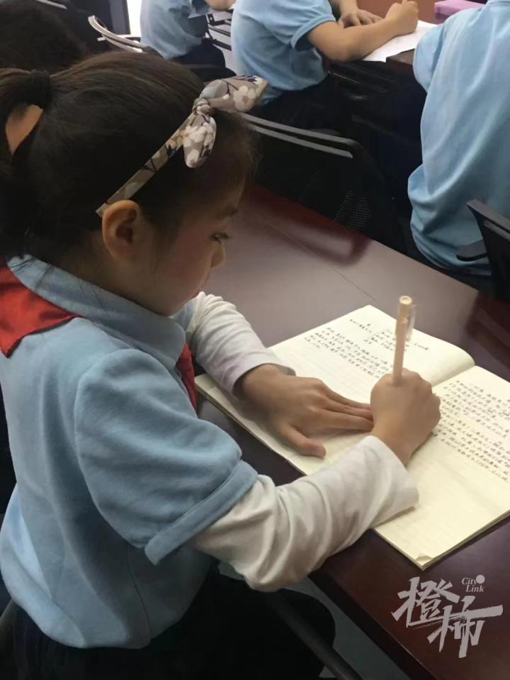 要做个小明星,做个闪闪发亮的小明