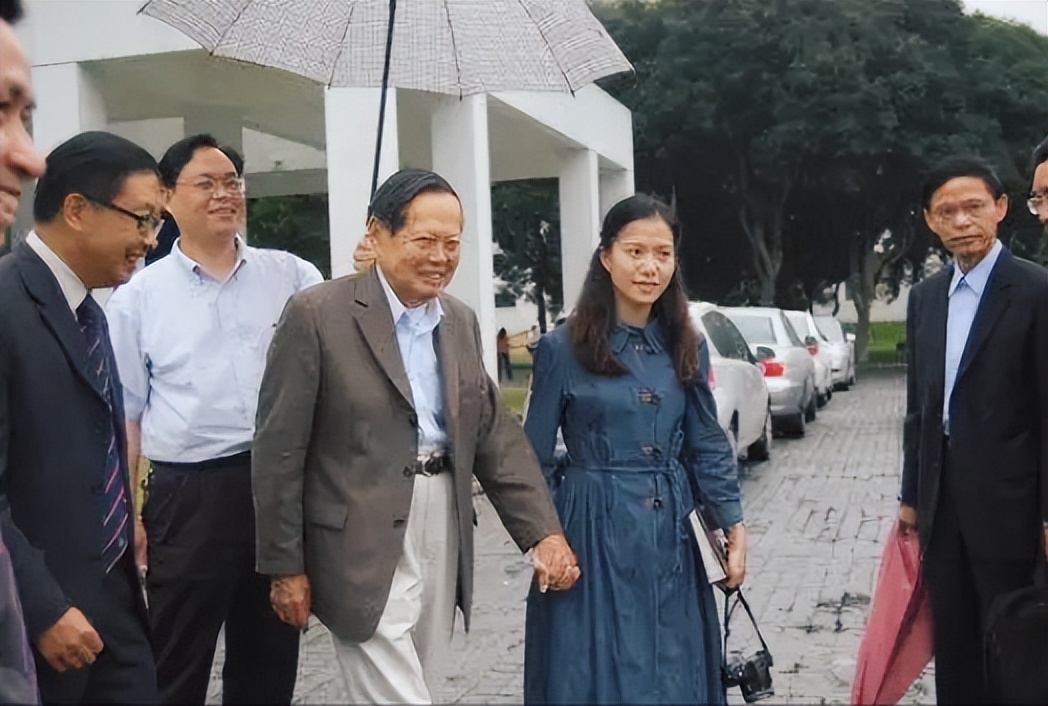 翁帆嫁给杨振宁的真正原因是什么,翁帆嫁给杨振宁是正确的婚姻观吗