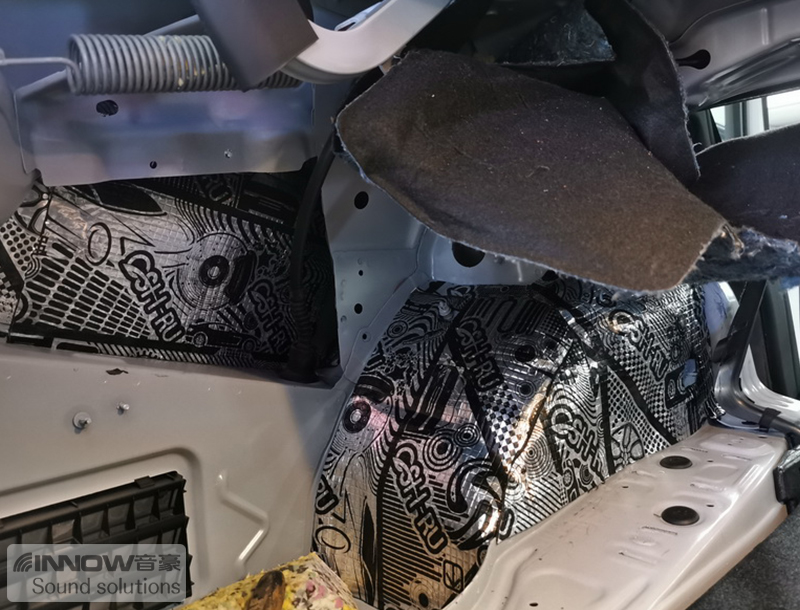 汽车音响改装汽车隔音降噪奔驰,上海汽车音响改装隔音除臭