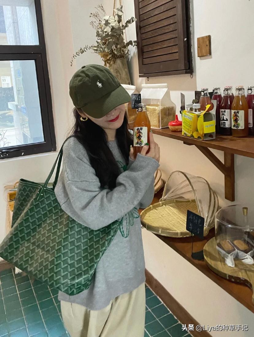 小ck这款包太好看了,平价又不失大牌感的小ck包包