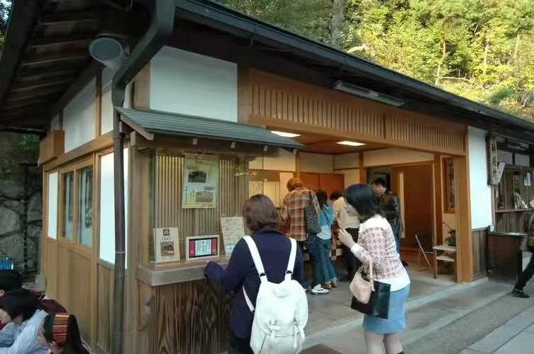 为什么日本实体店干掉电商,为什么中国的电商可以打败实体