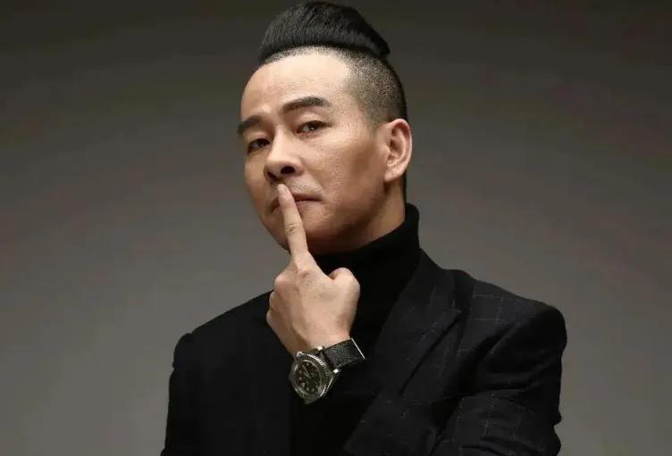 陈小春卖柠檬茶,55岁陈小春卖糖水