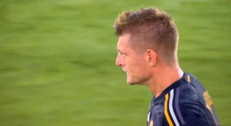 真大宝“贝”在哪个队哪个位置都能发光就是挖空了多特这座矿