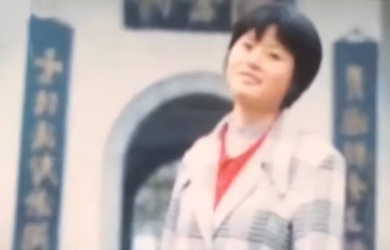 湘潭大学女教授和校门口摆摊的丈夫，女教授：他都是为了我