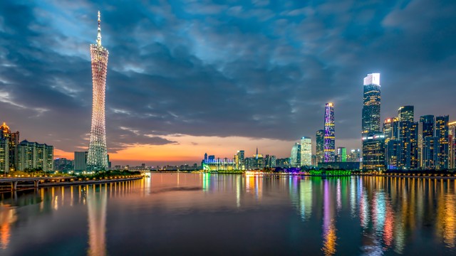 中国第五大城市南京和成都对比,未来十年南北10大城市