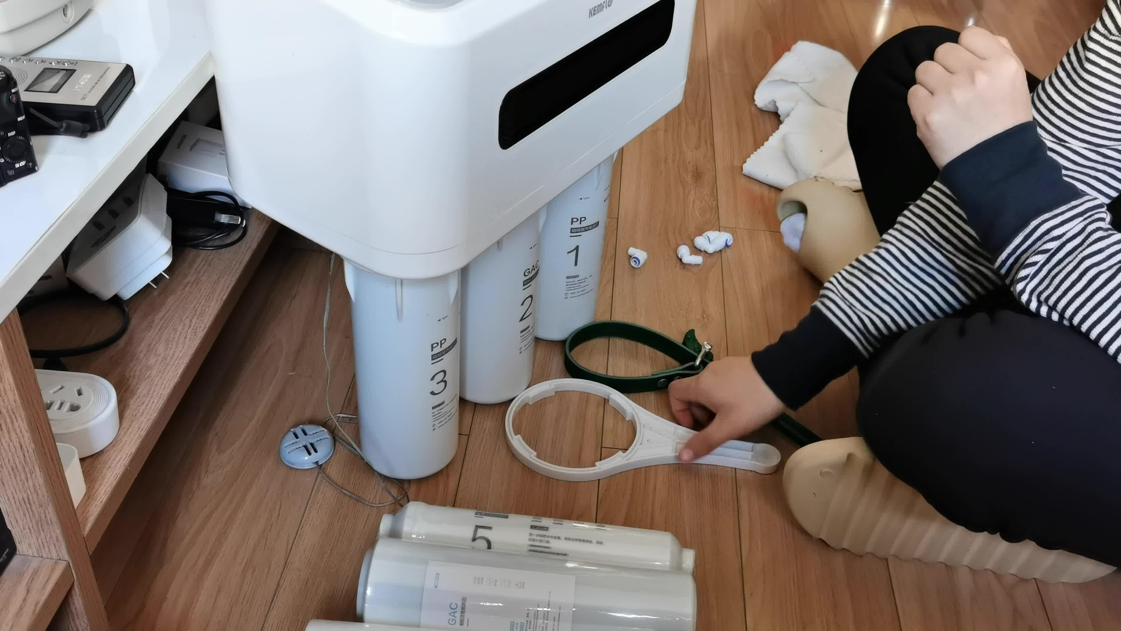 几千和上万的软水机有什么区别,水机优缺点