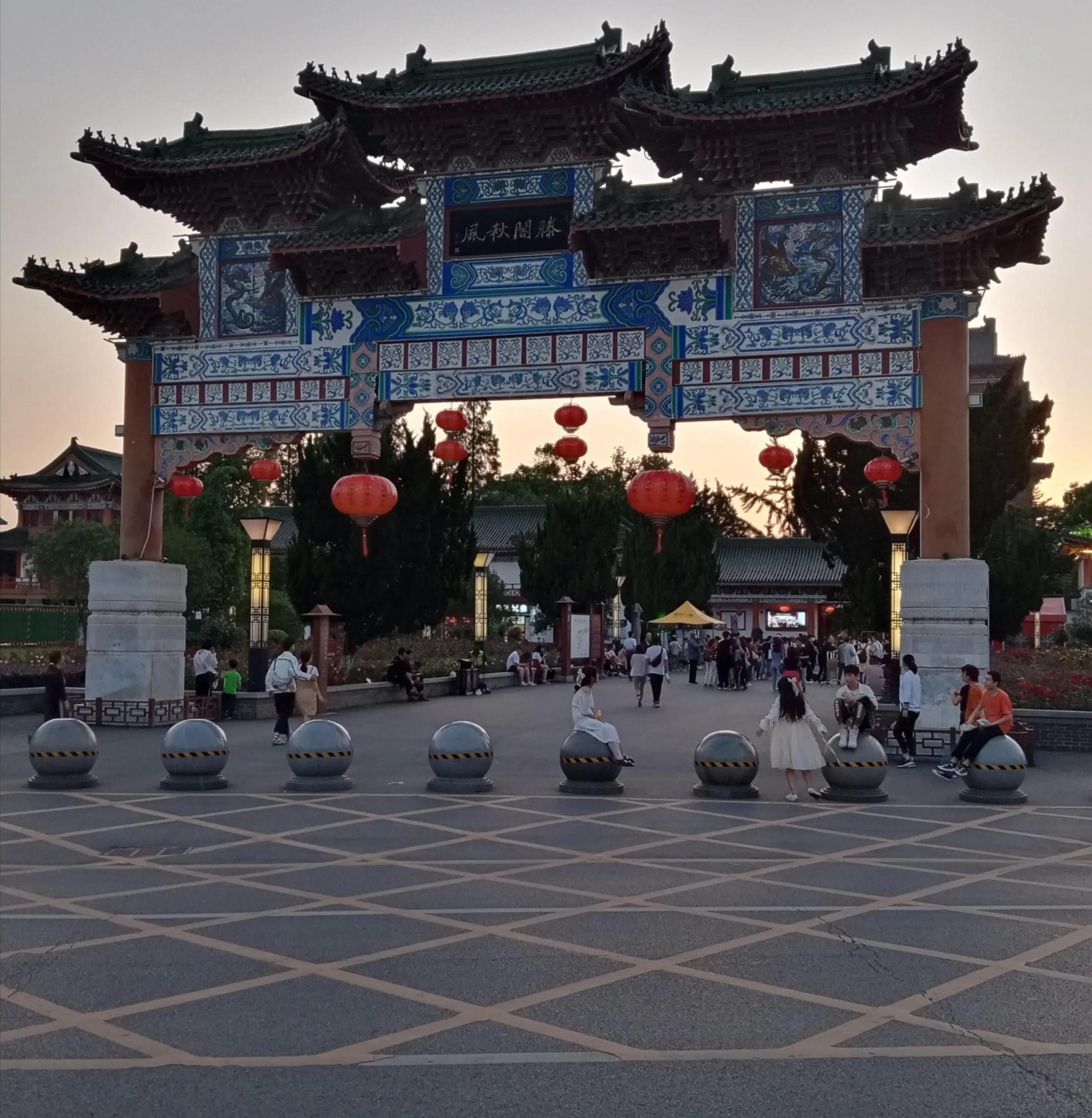 滕王阁是十大名楼之首,滕王阁是江南第一名楼