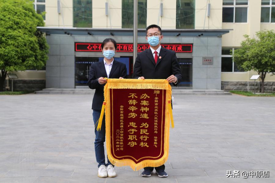 男子用监控偷拍女子,男子利用监控偷拍