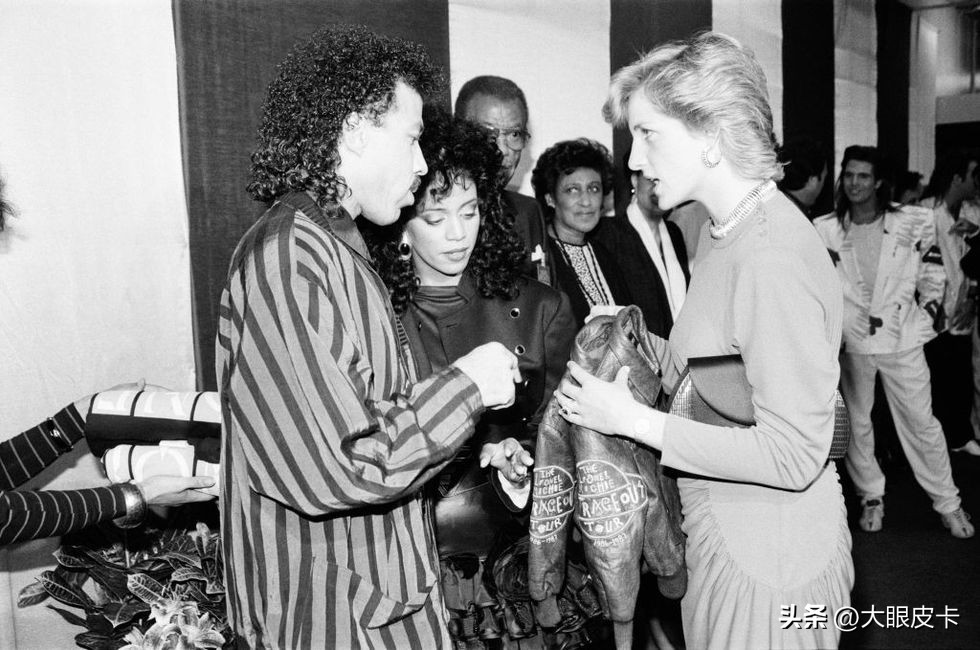 戴安娜王妃最美的十张照片,戴安娜年轻时的照片