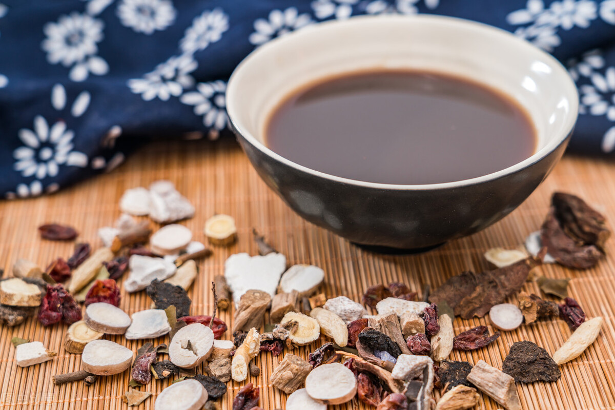 《伤寒论》里的千古名方：小柴胡汤，妙用可治甲状腺、乳腺结节