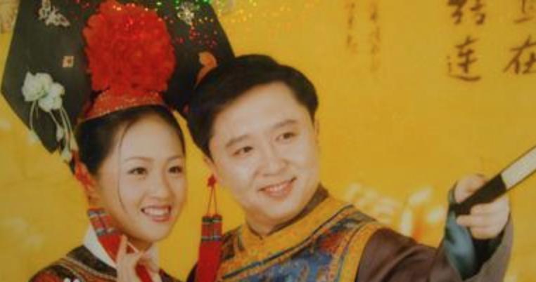 于谦和他的师傅同台谈论郭德纲,于谦假笑男孩