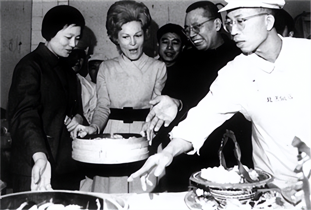 尼克松访华茅台回收价格,1971年尼克松访华喝的什么茅台